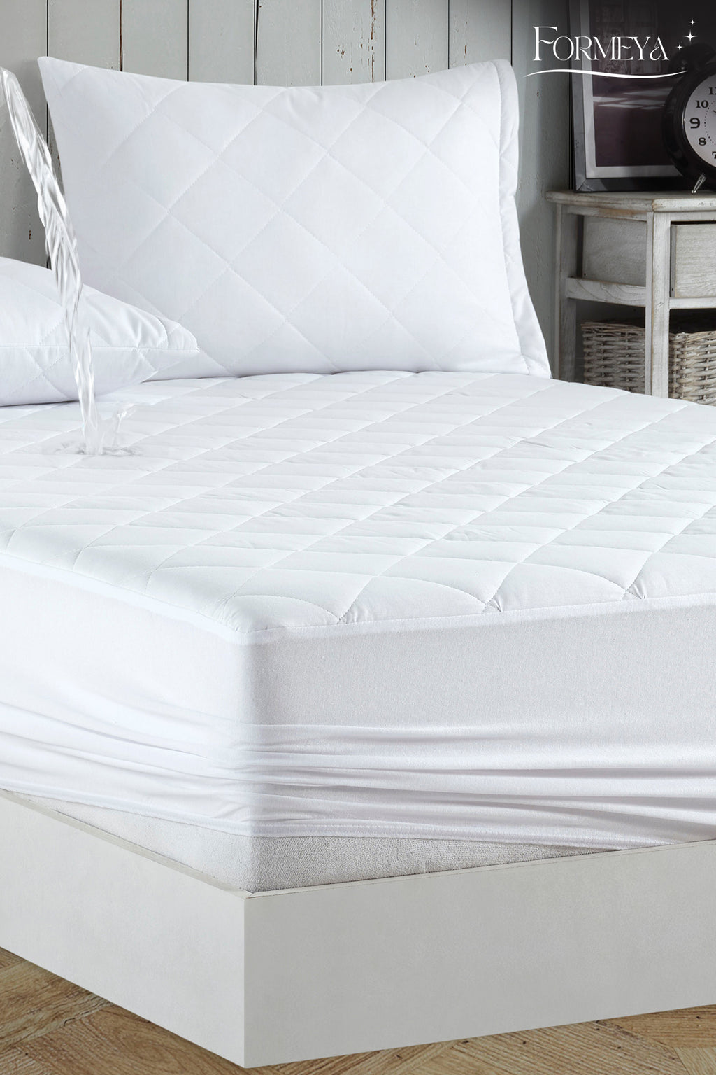 gesteppter-matratzenschoner-weiss-mikrofaser-wasserdicht