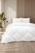 4-Jahreszeiten Mikrofaser Steppdecke – Doppelseitig, Hypoallergen, Weiß