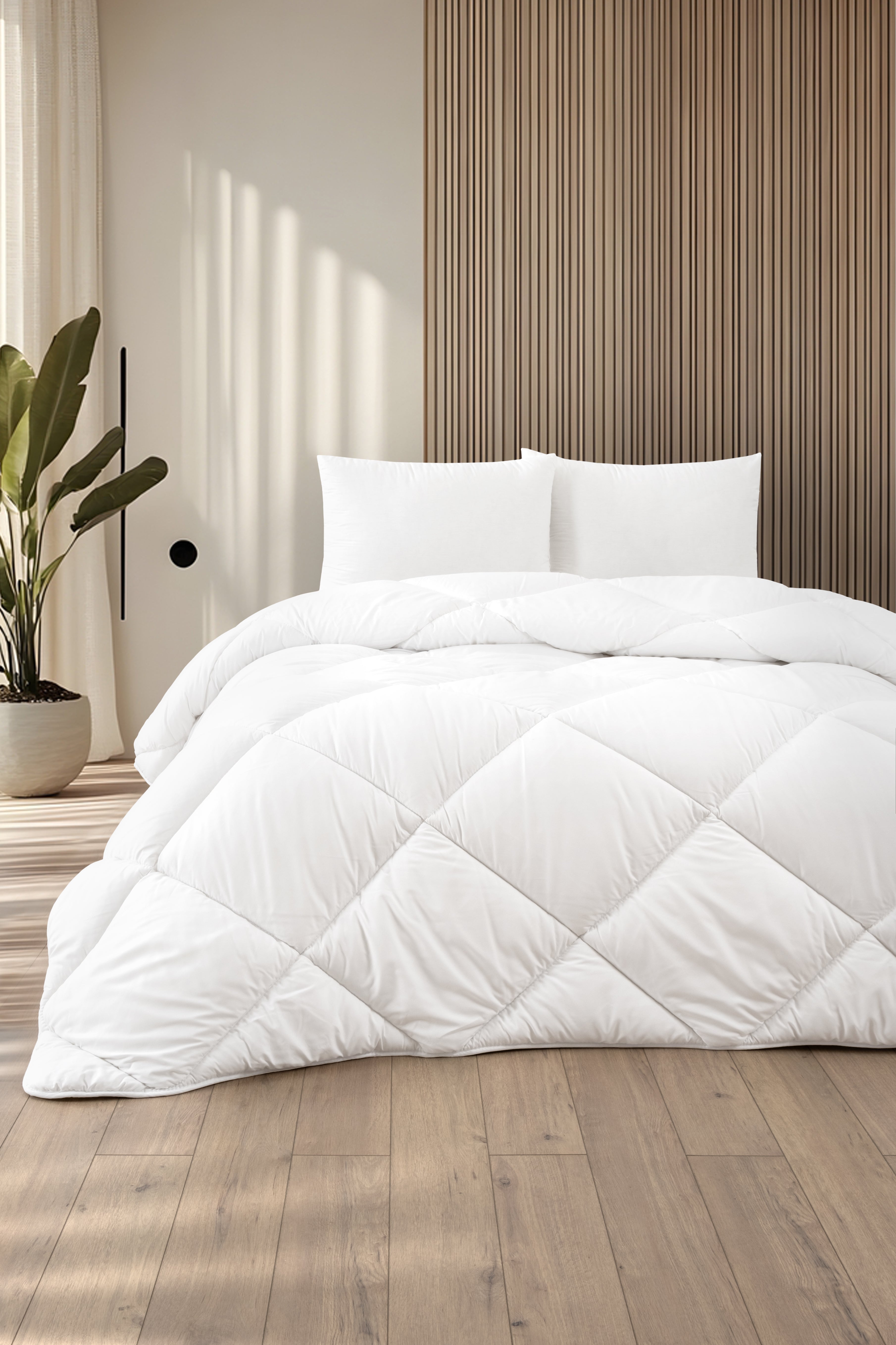 4-Jahreszeiten Mikrofaser Steppdecke – Doppelseitig, Hypoallergen, Weiß