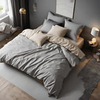 Beiges Wendebettwäsche-Set auf einem Doppelbett mit grauer Rückseite und passenden Kissen in einem modernen Schlafzimmer.