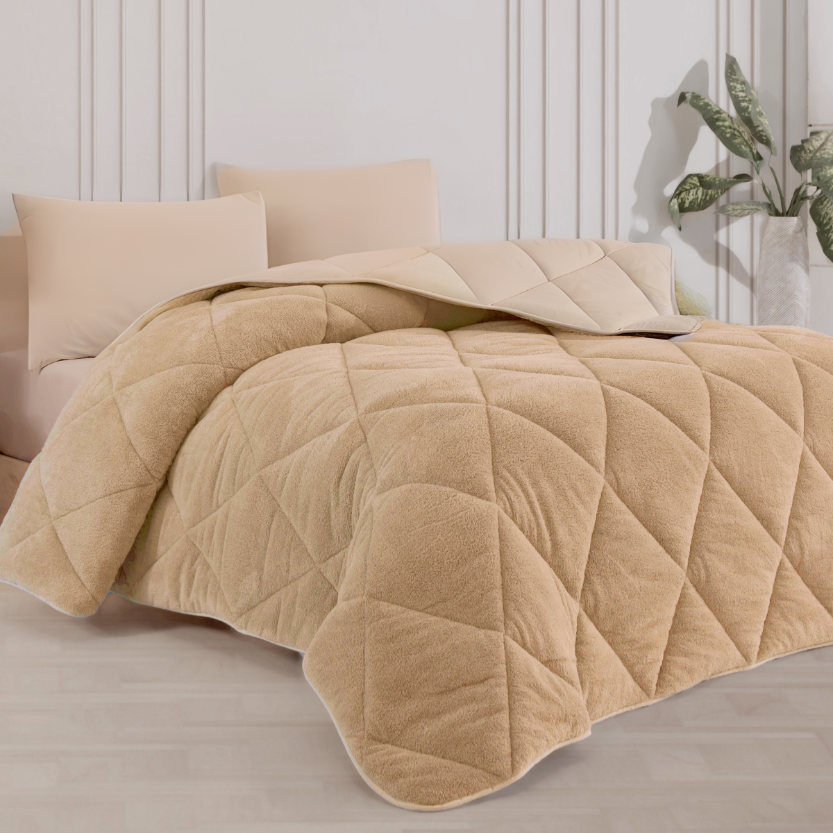 Luxuriöse Wellsoft Steppdecke – Doppelseitig, Beige